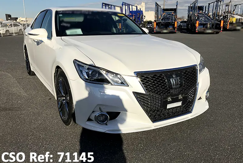 Toyota / Crown 2015